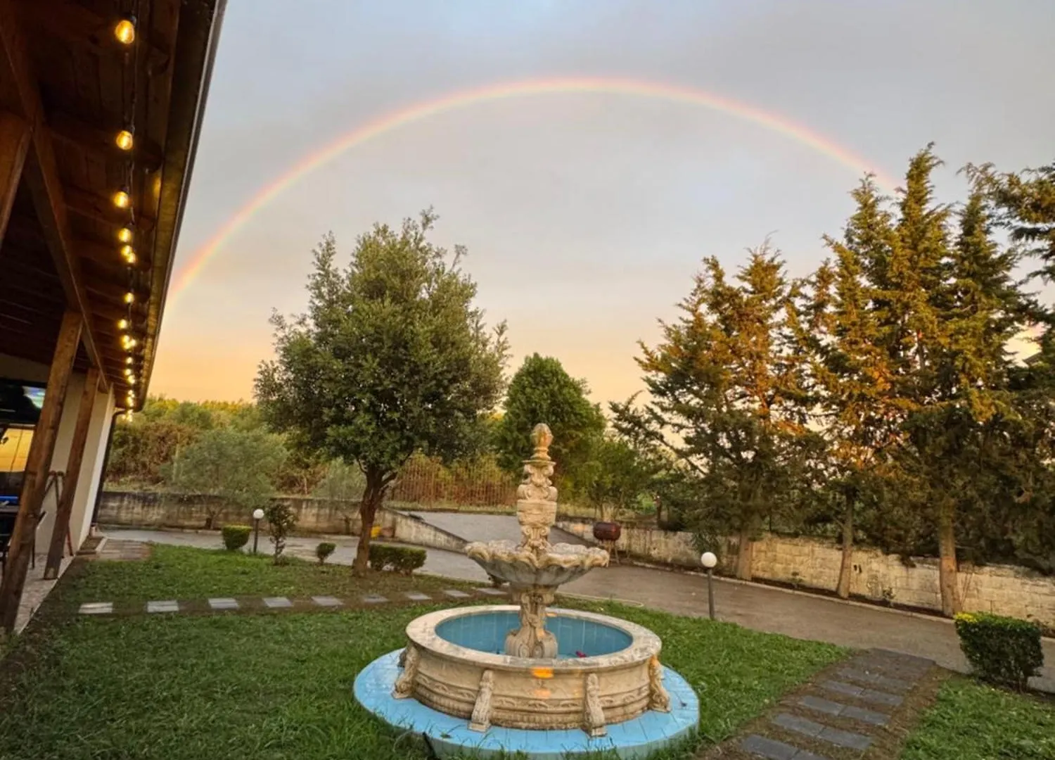 **  Bar & Hotel Amaxhe Drač Albánie