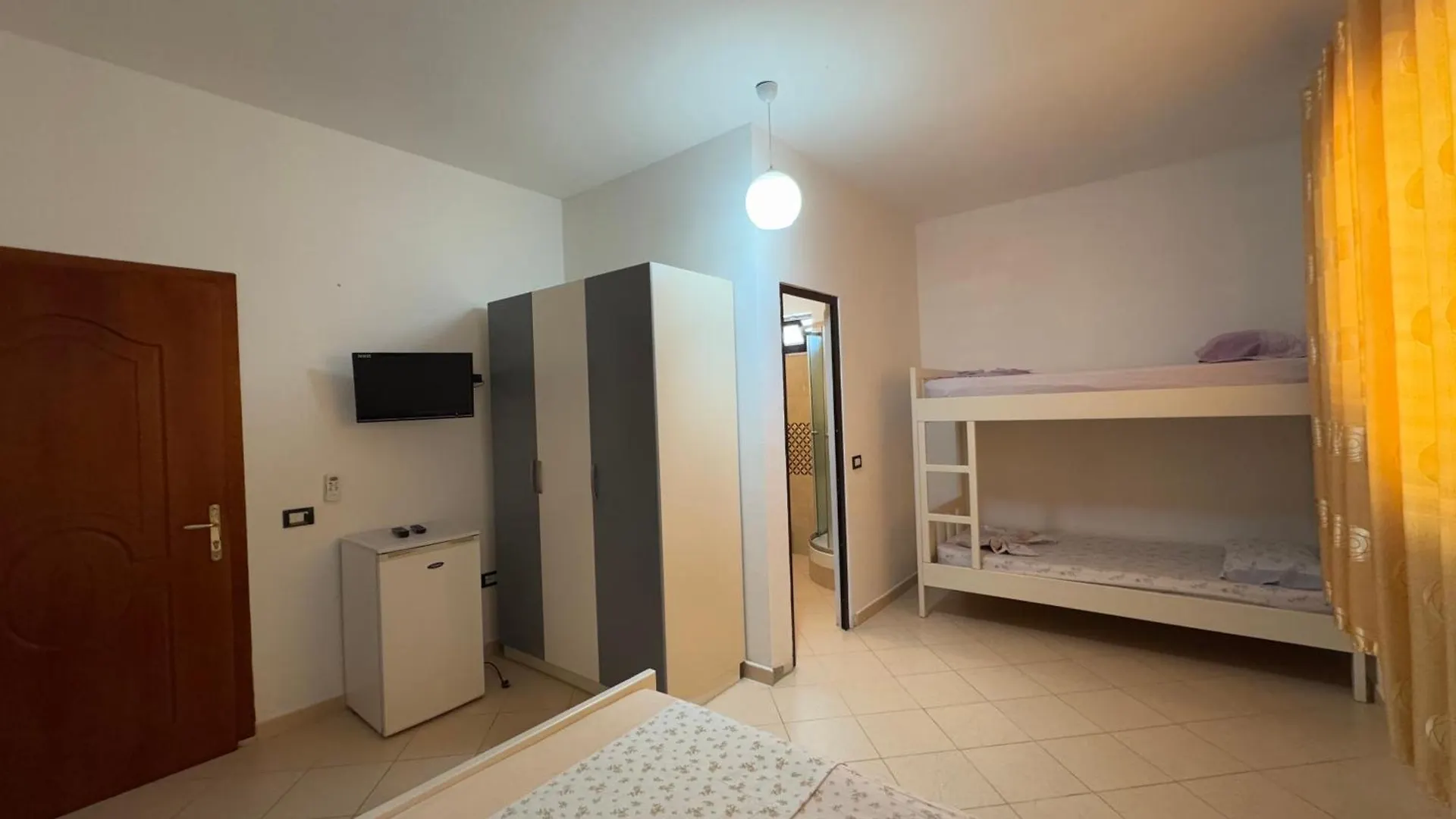 **  Bar & Hotel Amaxhe Drač Albánie