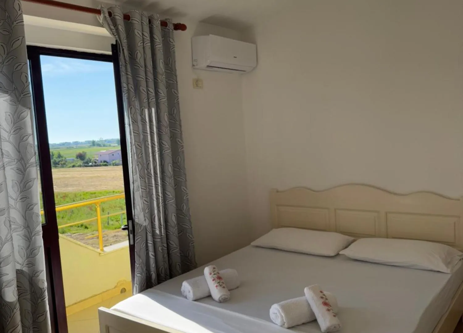 Bar & Hotel Amaxhe Drač