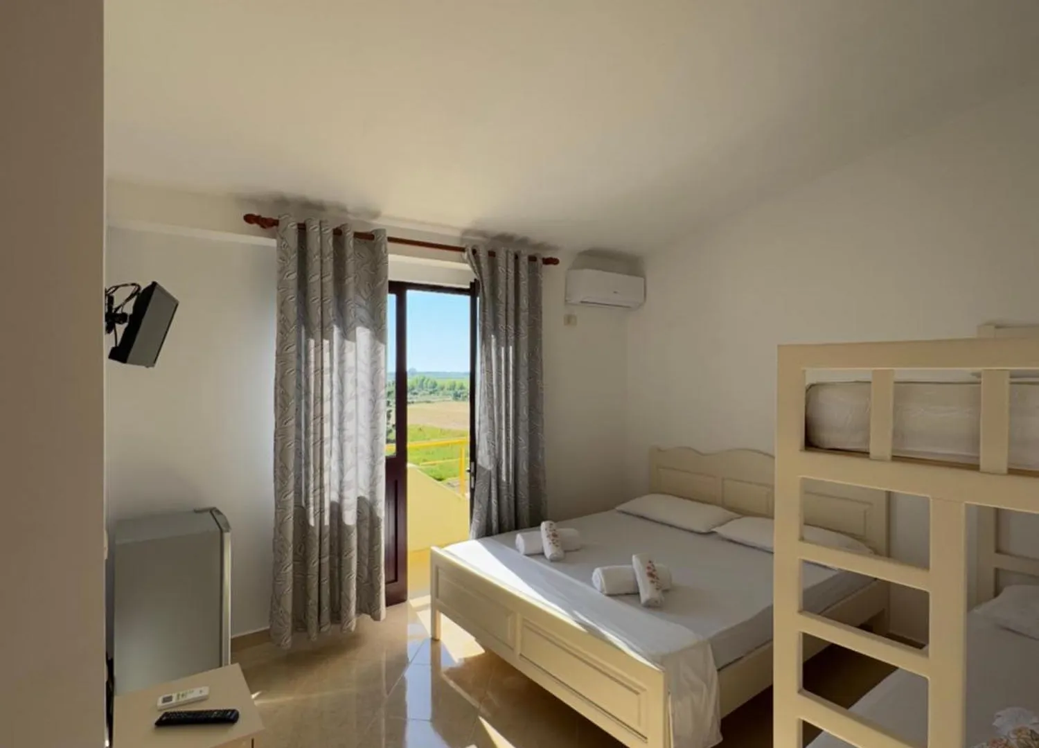 Bar & Hotel Amaxhe Drač