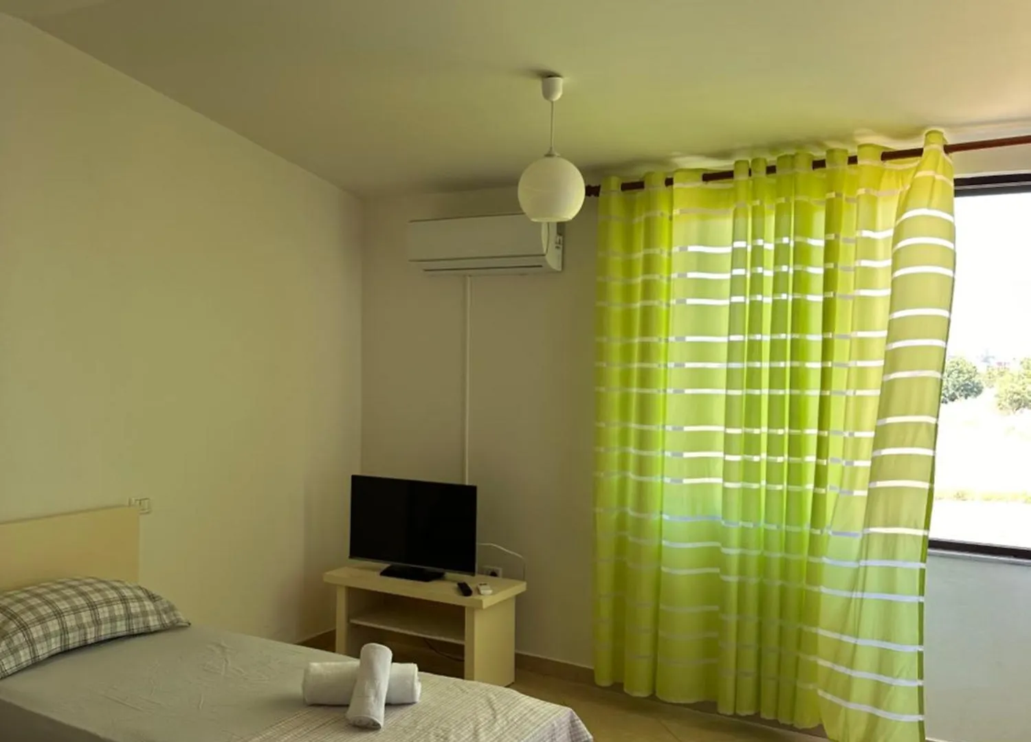 Bar & Hotel Amaxhe Drač