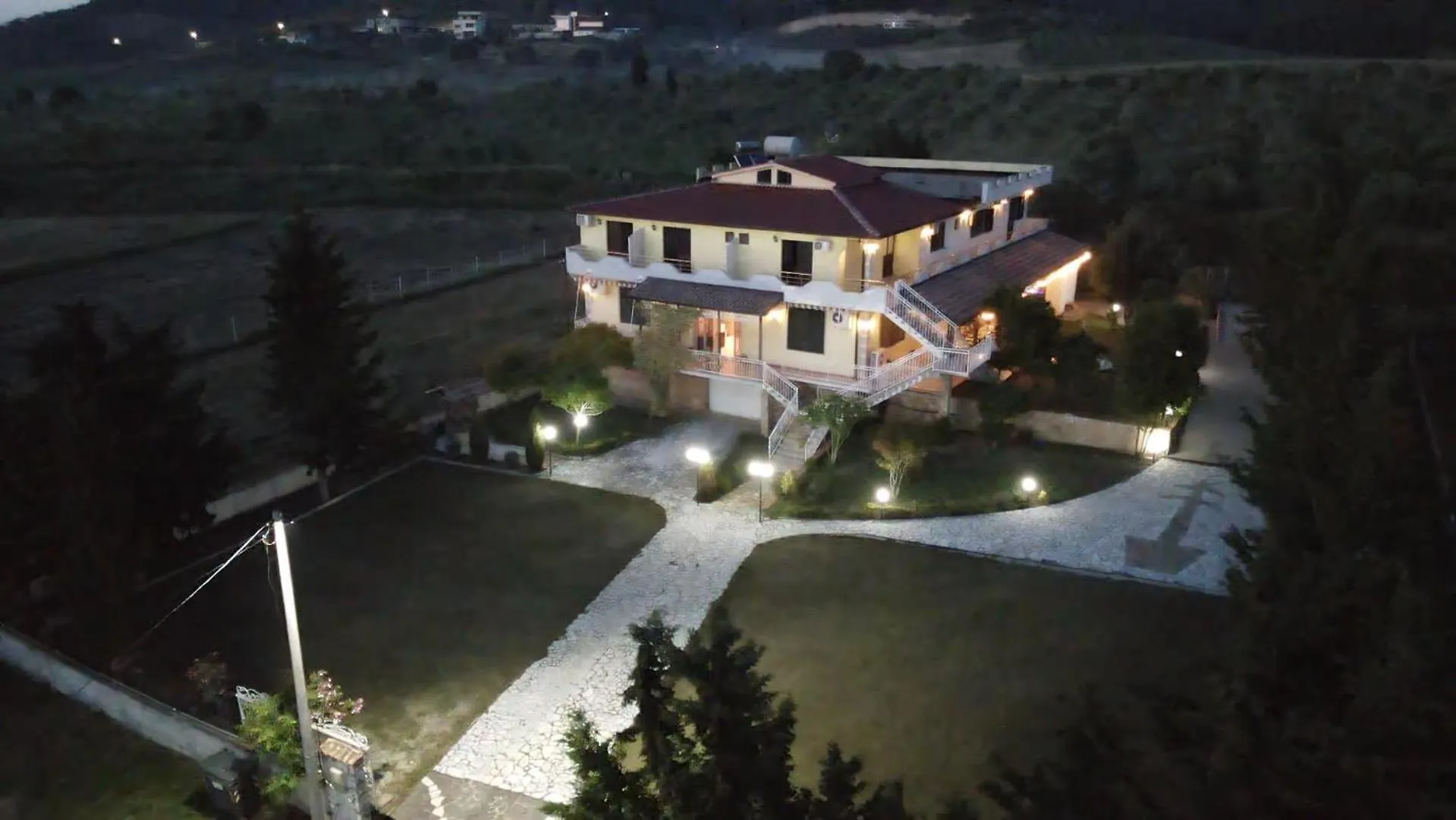 Bar & Hotel Amaxhe Drač 2*,  Albánie